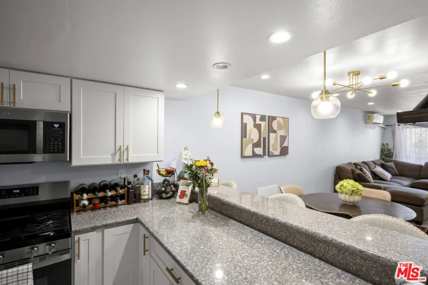 620 W Hyde Park Boulevard #103 photo 6