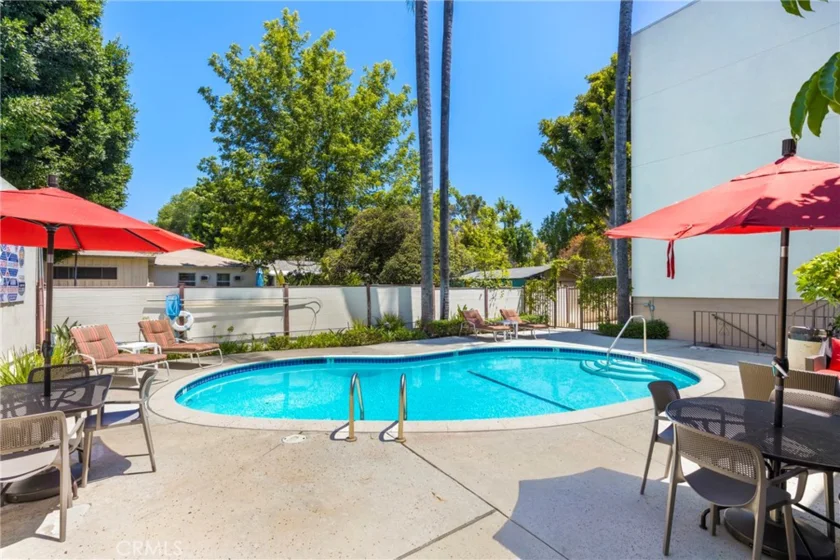 12801 Moorpark Street #303 photo 18
