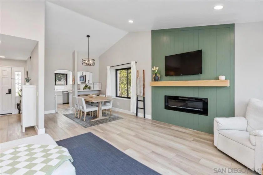 16266 Avenida Venusto #E photo 24