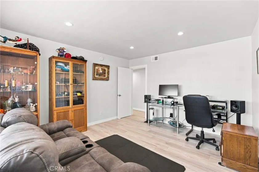 5354 Lindley Avenue #209 photo 26
