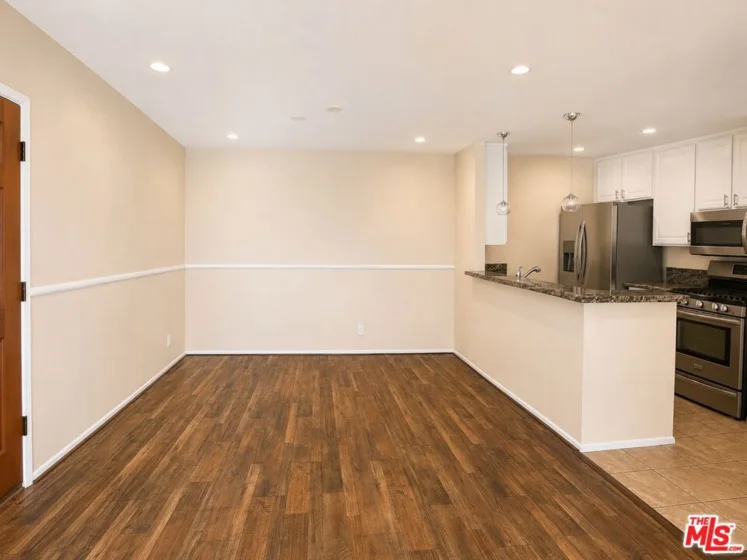 18645 Hatteras Street #263 photo 3