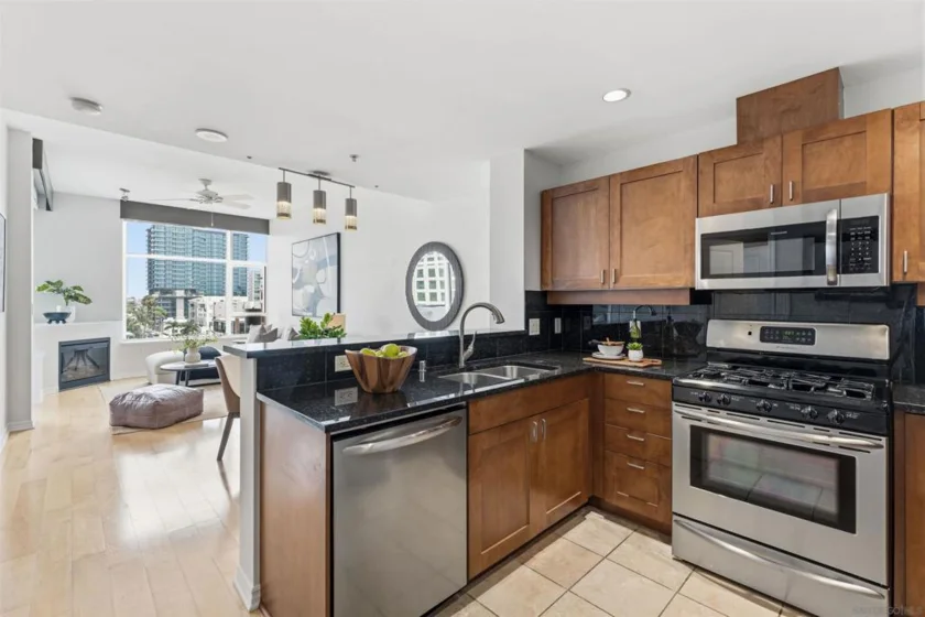 475 Redwood Street #701 photo 2