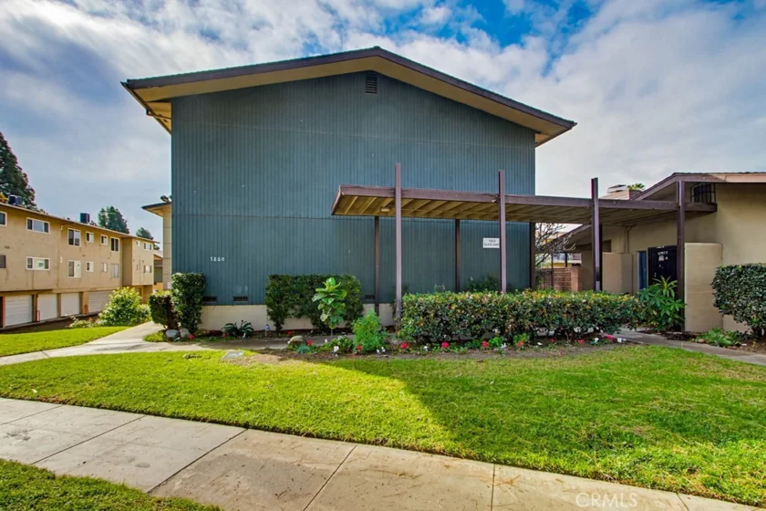 1860 W Glenoaks #L photo 36