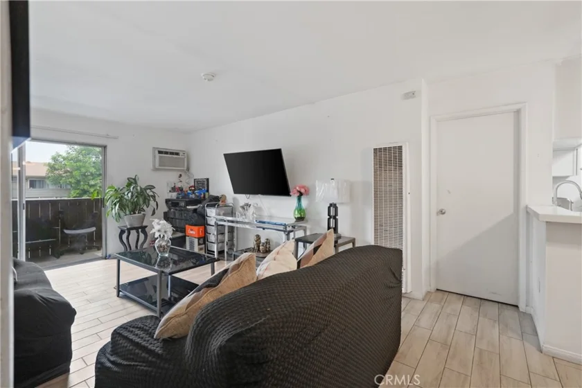 801 S Lyon #A213 photo 5