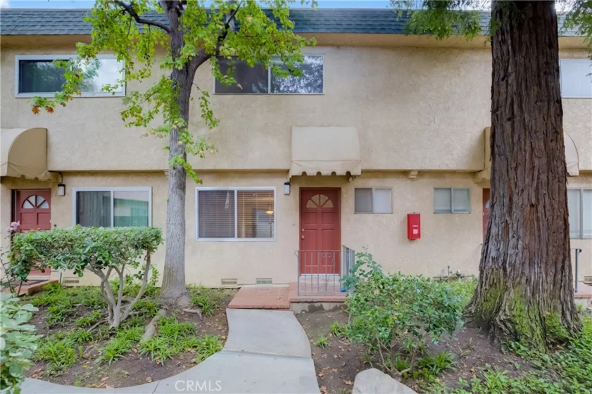 17105 Roscoe Boulevard #6 photo 1