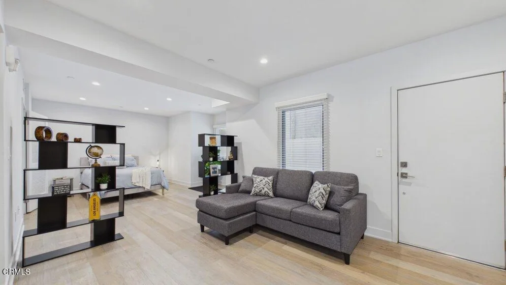 137 S Wilson Avenue #106 photo 10