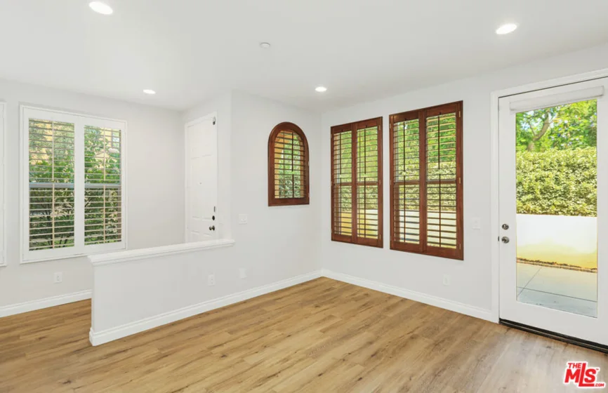 10 Aryshire Lane photo 6