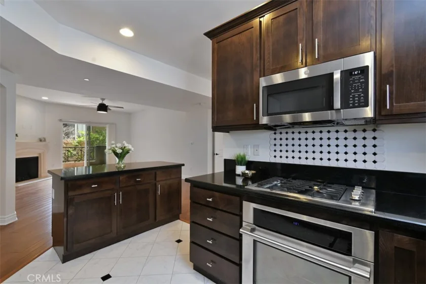 4424 Whitsett Avenue #107 photo 30