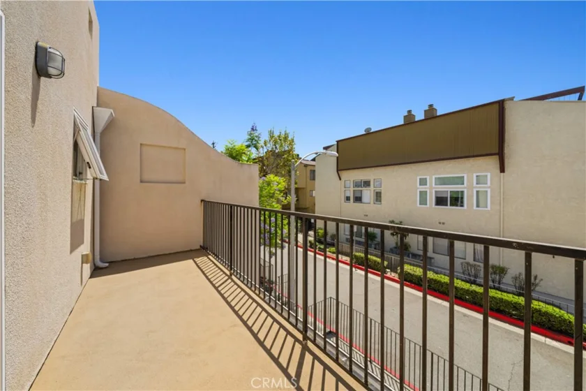 1008 S Marengo Avenue #D photo 32