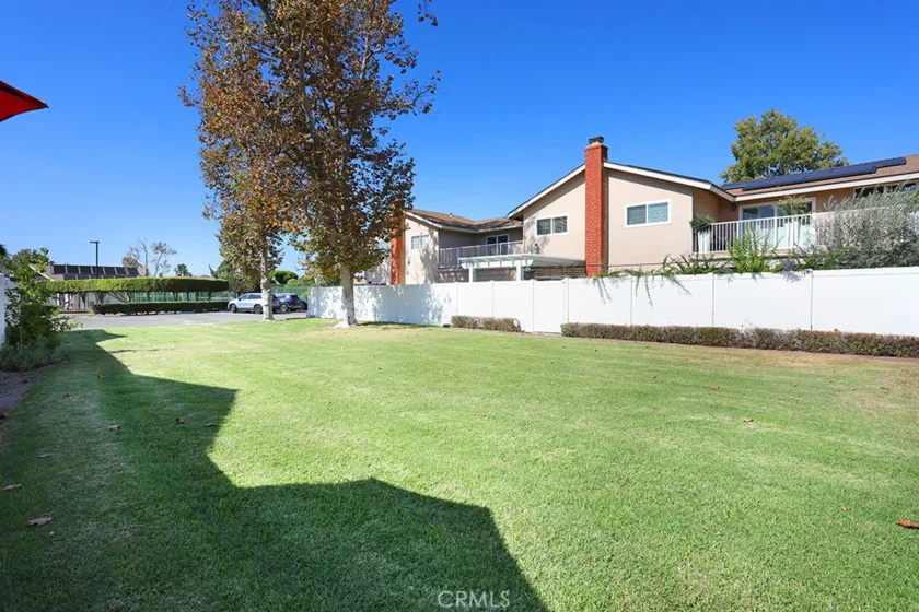 700 E Taft #22 photo 36