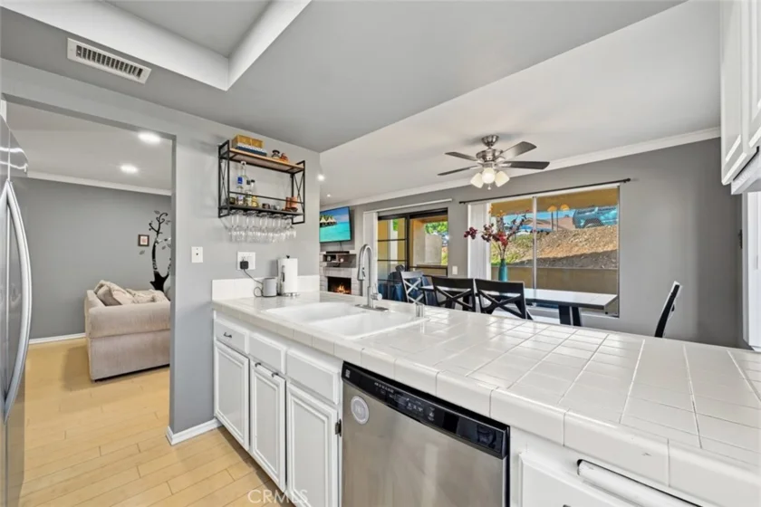 1016 Grape Street photo 15