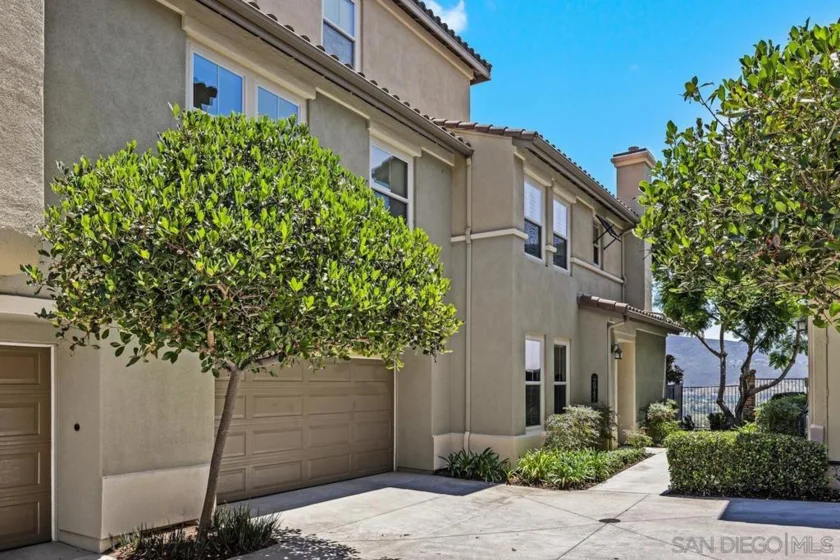 2045 Silverado Street photo 1