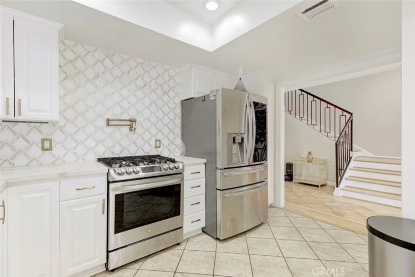 1349 N Columbus #16 photo 14