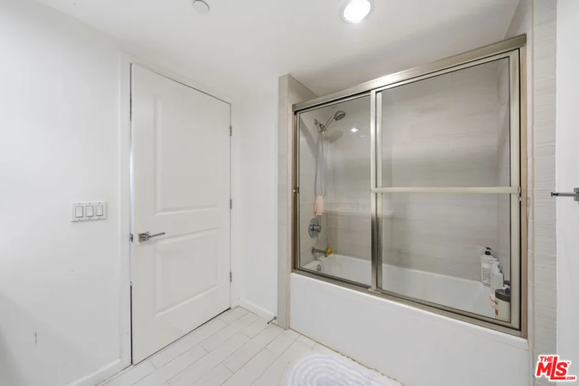 147 N Berendo Street #301 photo 5