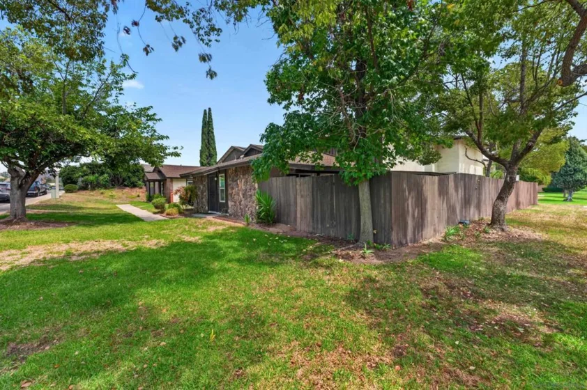 9941 Woodpark photo 24