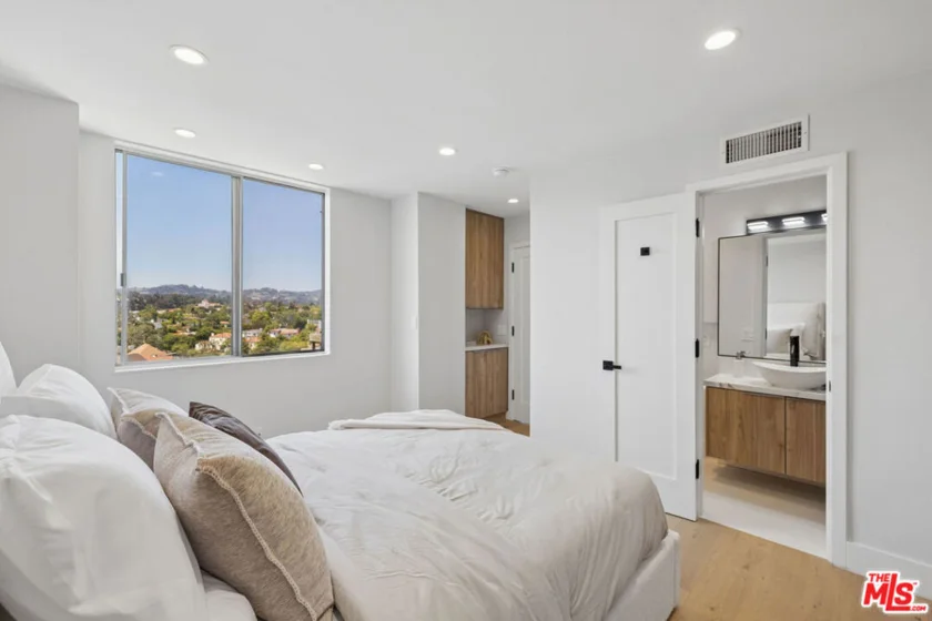 10747 Wilshire Boulevard #1107 photo 13