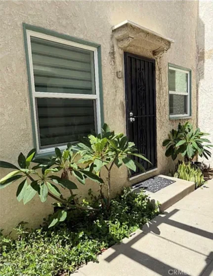 1738 E 4th photo 2