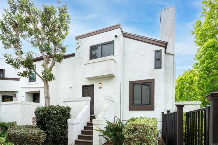 3920 Voltaire Street photo 1