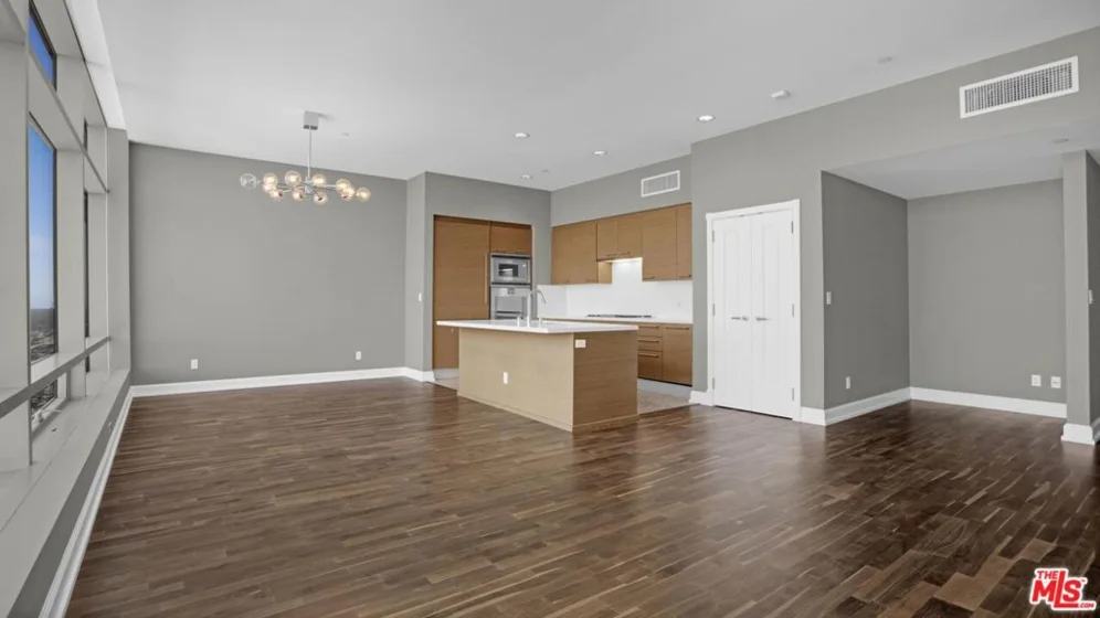 900 W Olympic Boulevard #39C photo 45