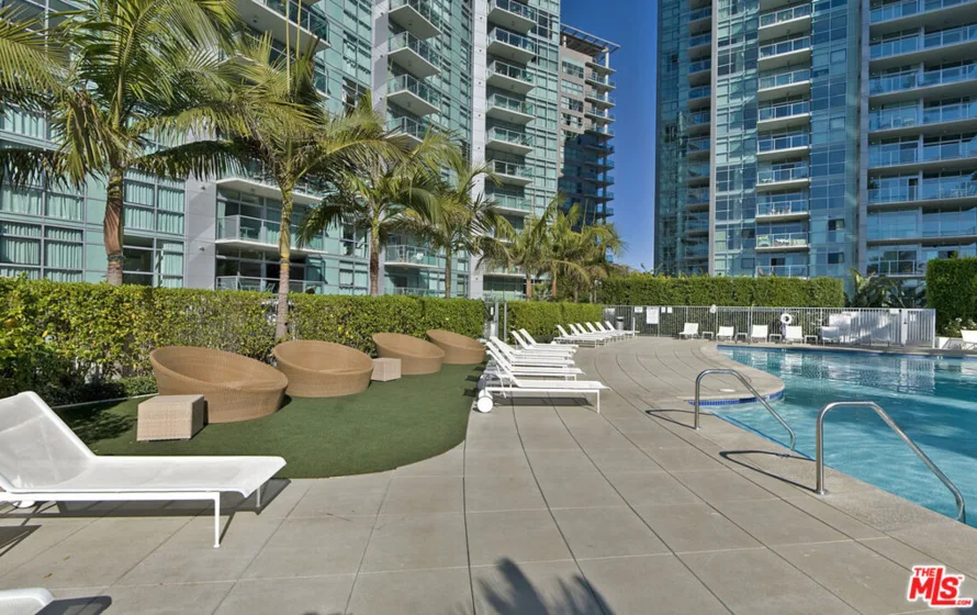 13700 Marina Pointe Drive #1219 photo 56