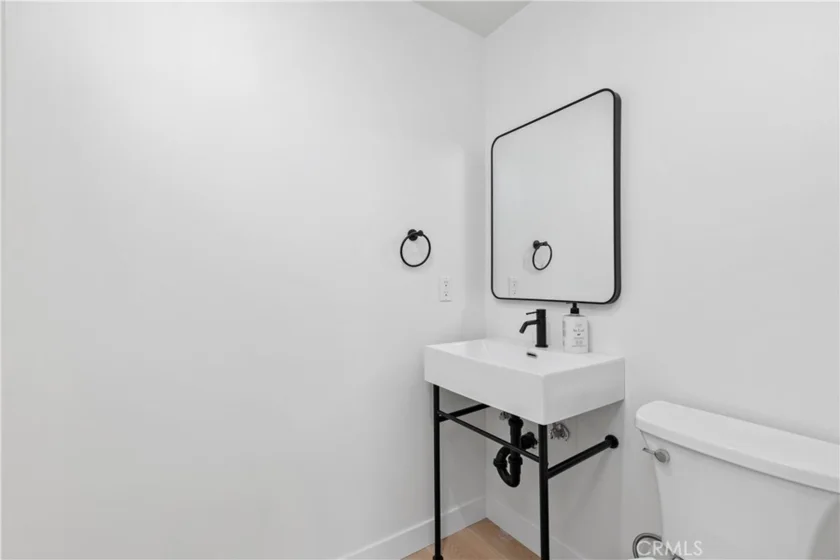 13440 Moorpark Street #101 photo 18