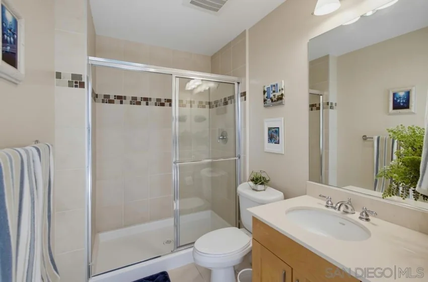 475 Redwood Street #403 photo 16