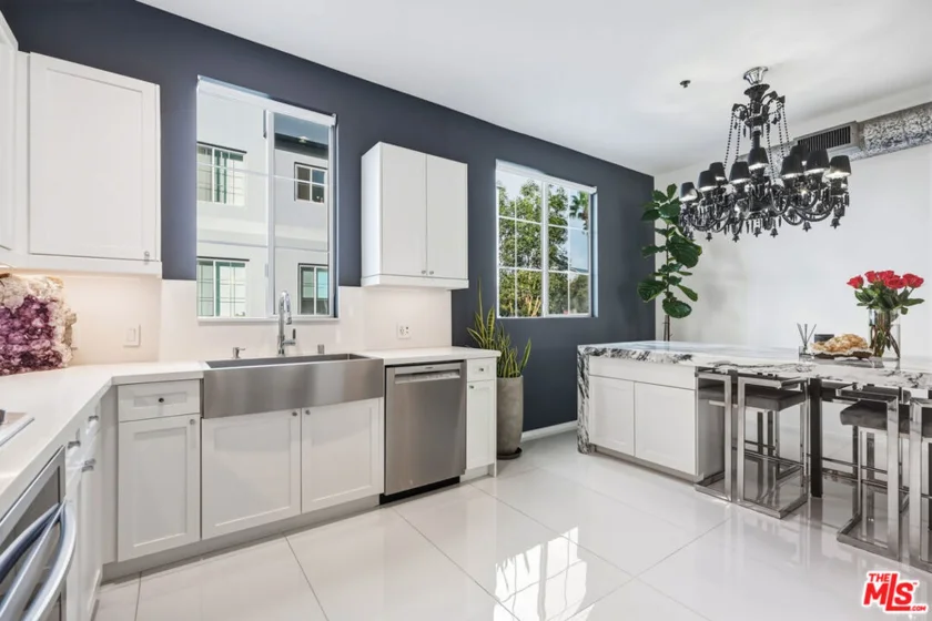 5400 Playa Vista Drive #23 photo 9