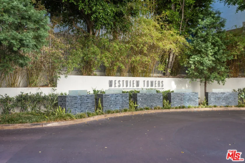 1155 N La Cienega Boulevard #110 photo 1