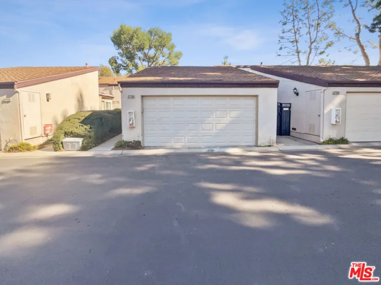 2708 Craig Circle photo 1