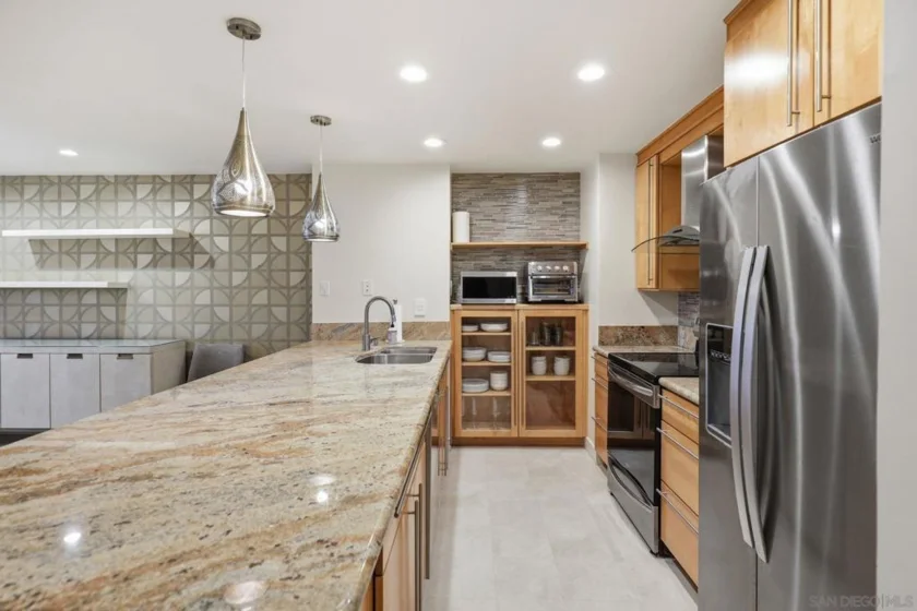 2500 Torrey Pines Road #403 photo 5