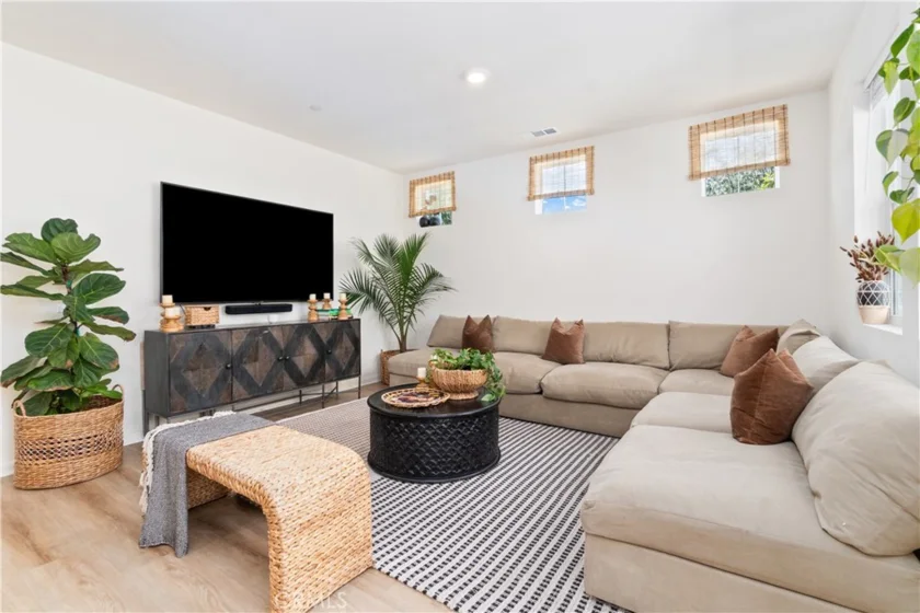 4044 Summer Way photo 10