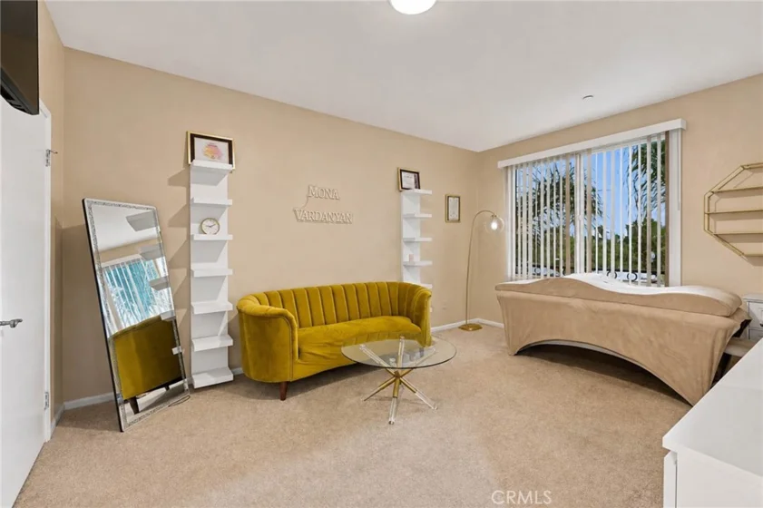 13941 Sherman Way #407 photo 5