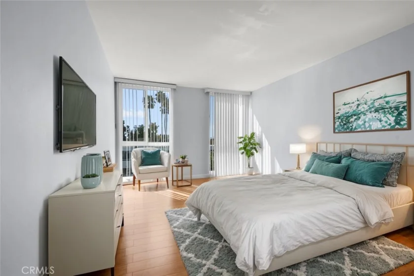 5454 Zelzah Avenue #317 photo 1