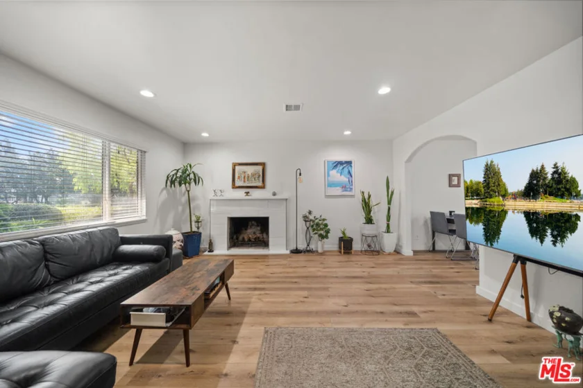 14647 Red Hill Avenue photo 2