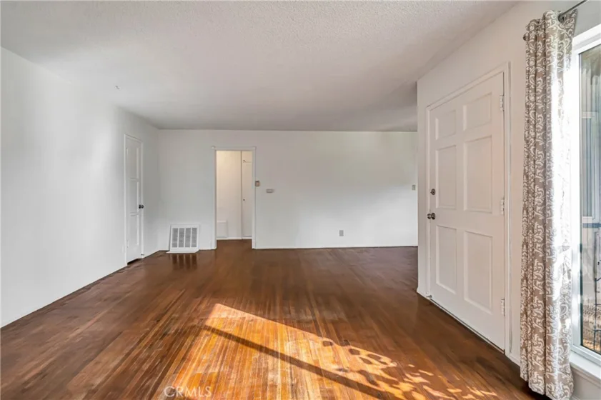 5741 Clemson photo 33