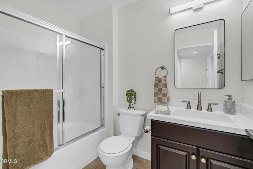 5500 Owensmouth Avenue #104 photo 10