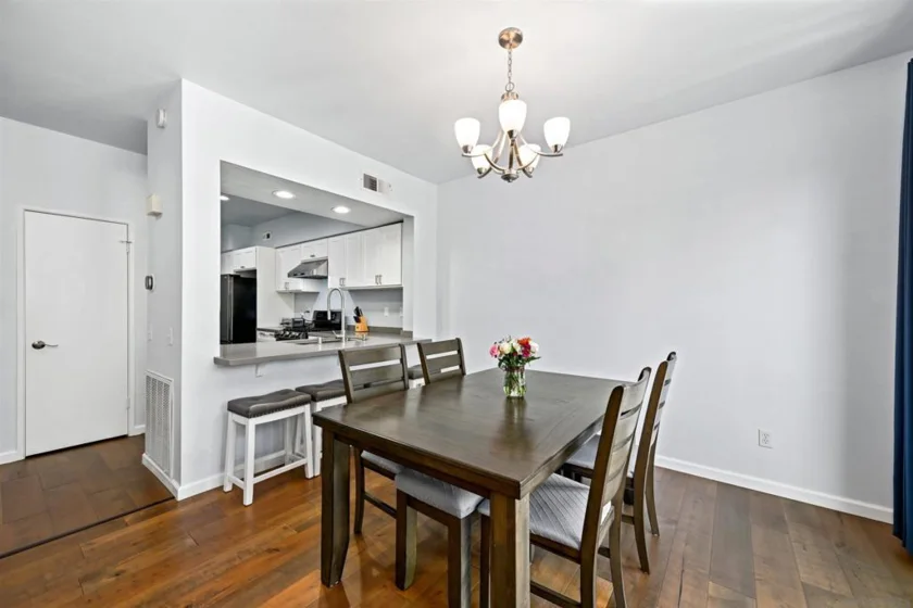 3811 Creststone photo 3