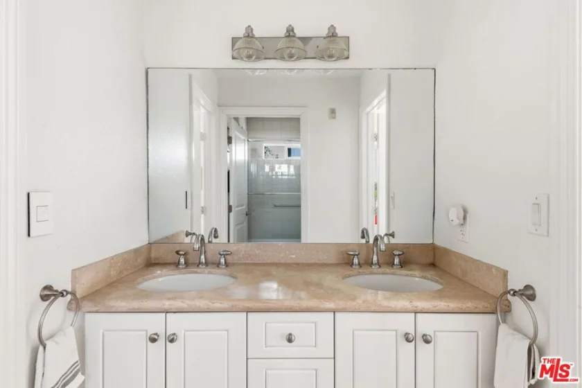 1010 N Curson Avenue #101 photo 26