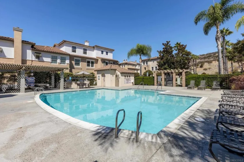 2099 Silverado Street photo 44
