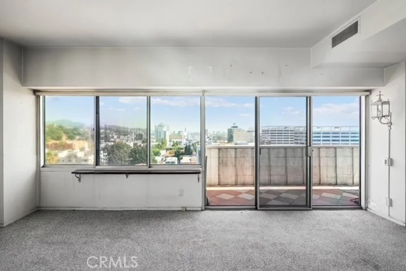 7135 Hollywood #1010 photo 5