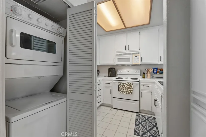 2960 Champion Way #1008 photo 18