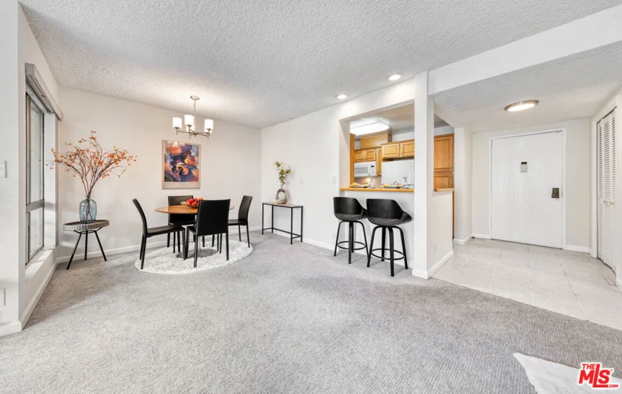 6250 Buckingham #204 photo 8