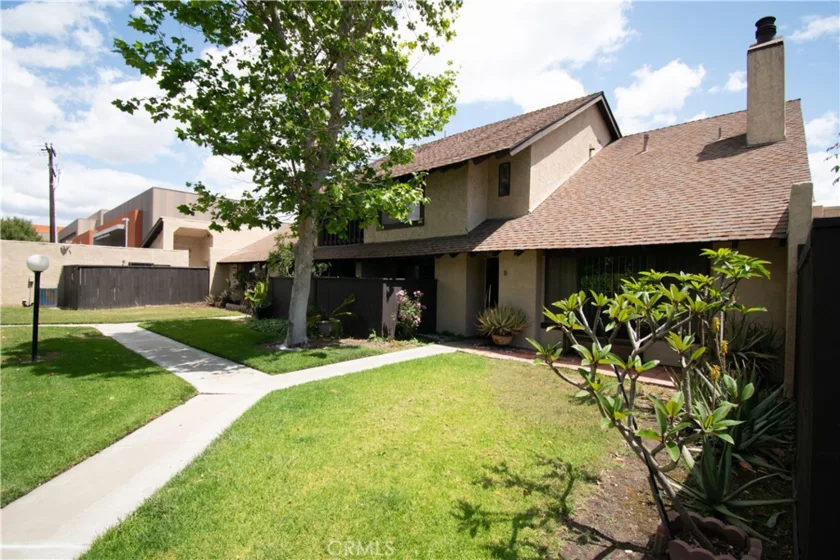 1801 Park Glen #B photo 3