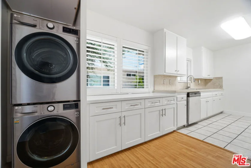5301 Yarmouth Avenue #10 photo 10
