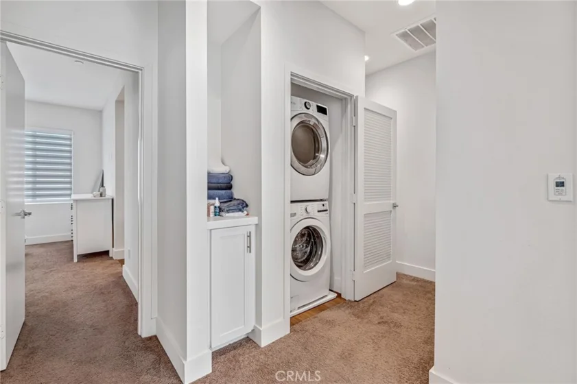 149 E Knox photo 17