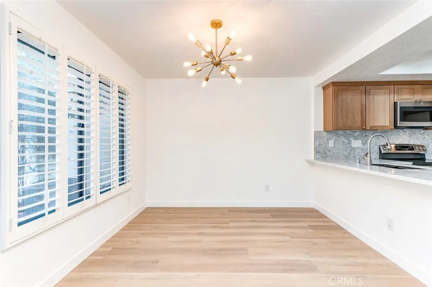 933 Creekside photo 2