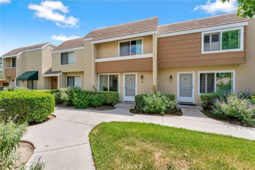 15 Brookfield photo 1