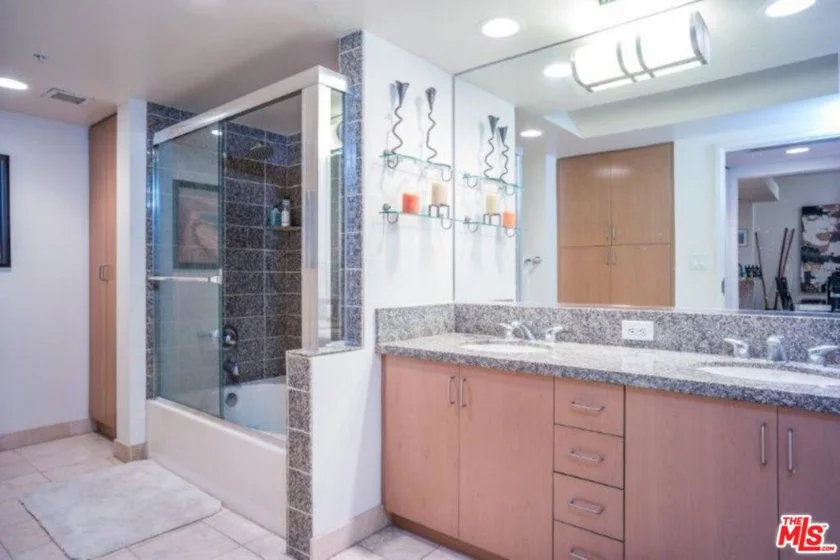 13700 Marina Pointe Drive #1514 photo 8