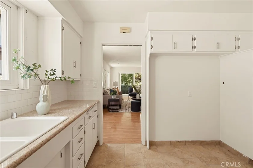 1231 N Columbus #2d photo 18