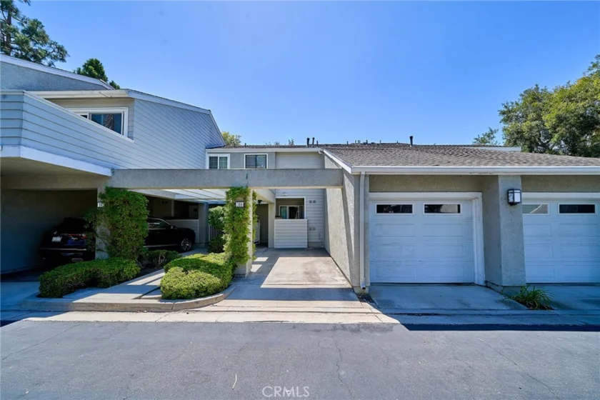 380 Deerfield photo 1